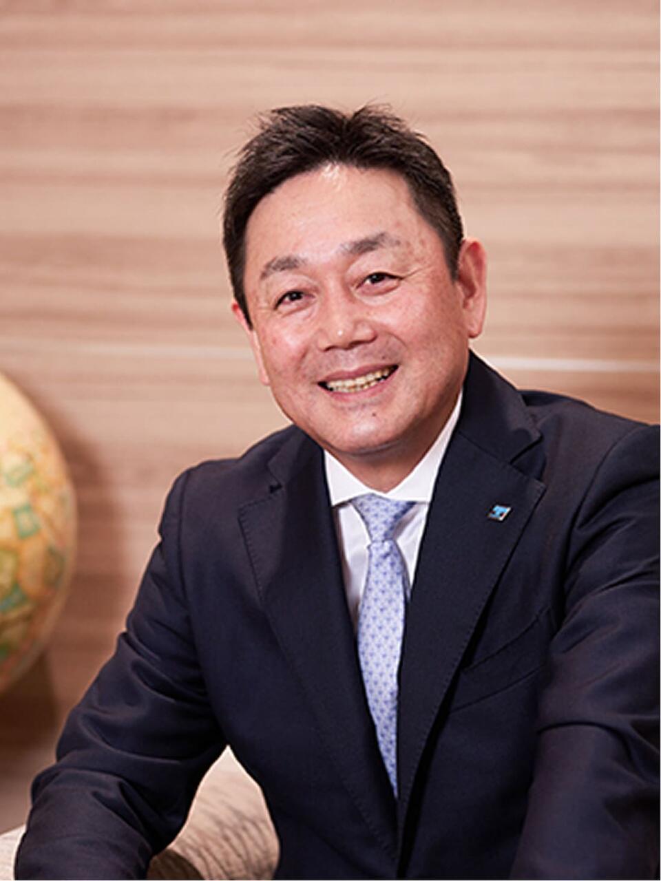 代表取締役社長　德倉 克己