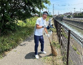 建築事業本部　東日本営業部　縄手課長