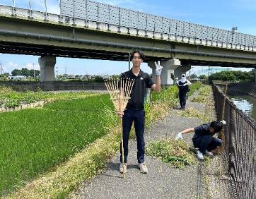 土木事業本部　東日本工事部　青木さん